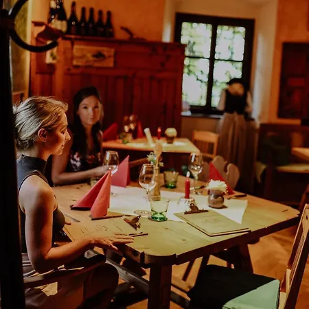 Lantställe Kultur Weingut Kaestenburg Ratsch an der Weinstraße
